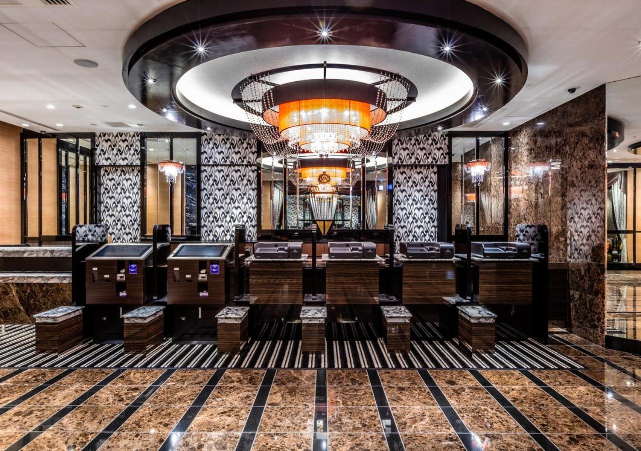 APA Hotel Higashi Shinjuku Kabukicho Tower Tokyo Bagian luar foto